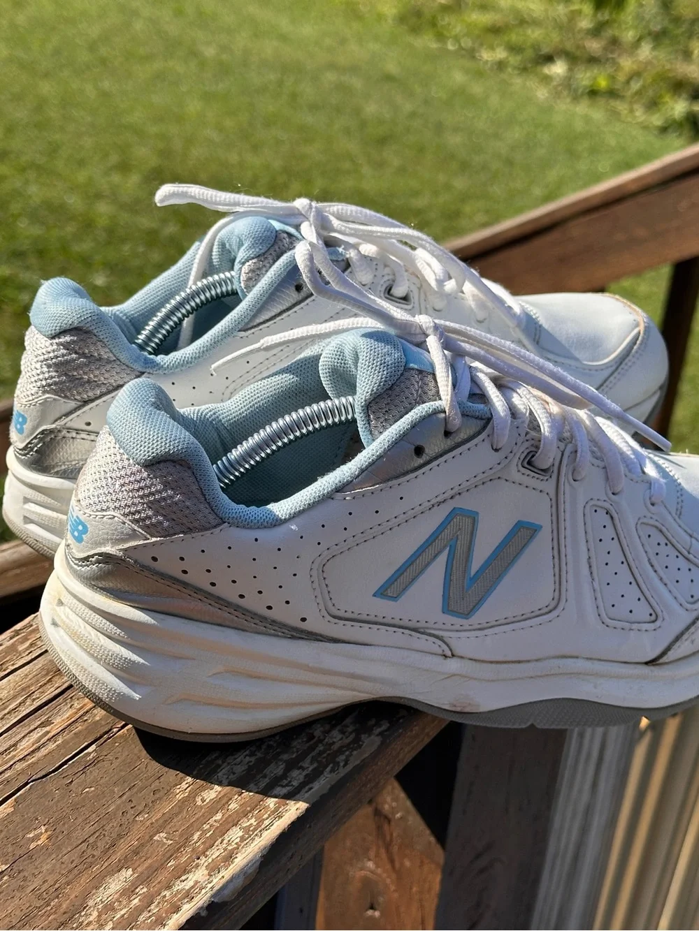 New Balance 409 Womens 9.5 Walking Shoes White Blue Silver